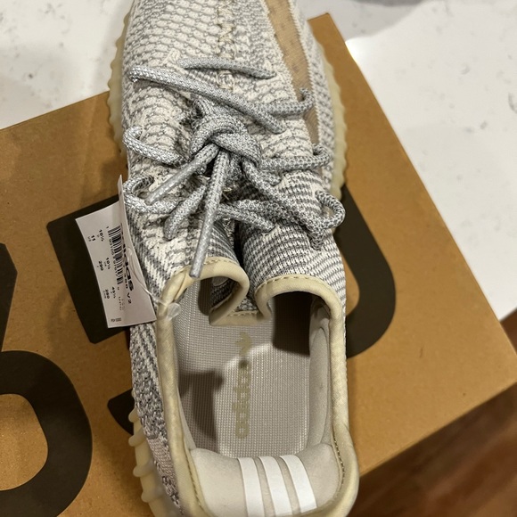Yeezy lundmark size 11 - Picture 3 of 3